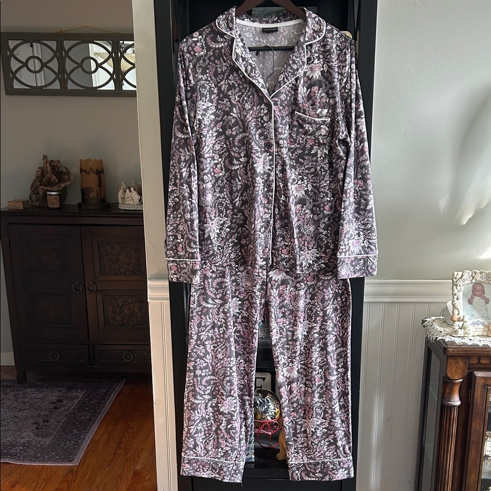 Tahari Purple & Gray Floral Pajama Set size L